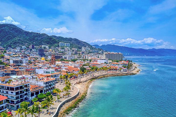 <p>Where the lush jungle of the Sierra Madre meets the deep blues of the Pacific Ocean.</p> mexico