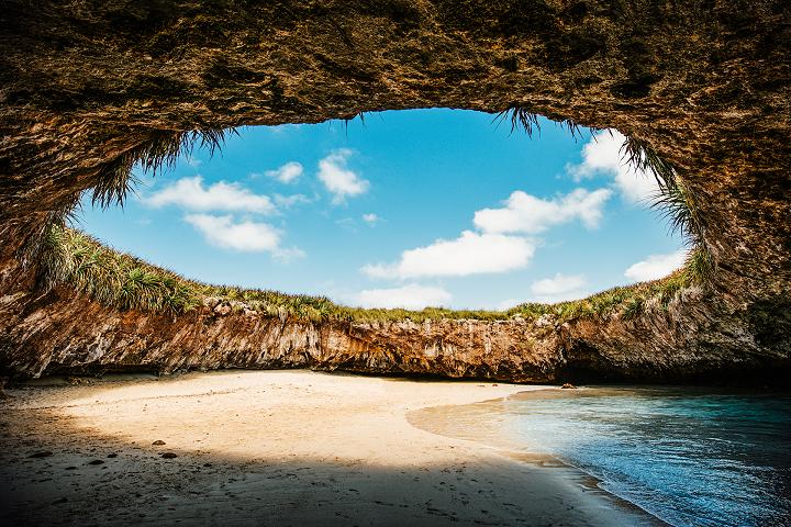 <p>Celebrated for its upscale all-inclusive resorts, exciting tours, and diverse culinary options, the Riviera Nayarit is the ideal place for travelers seeking unique experiences.</p> mexico